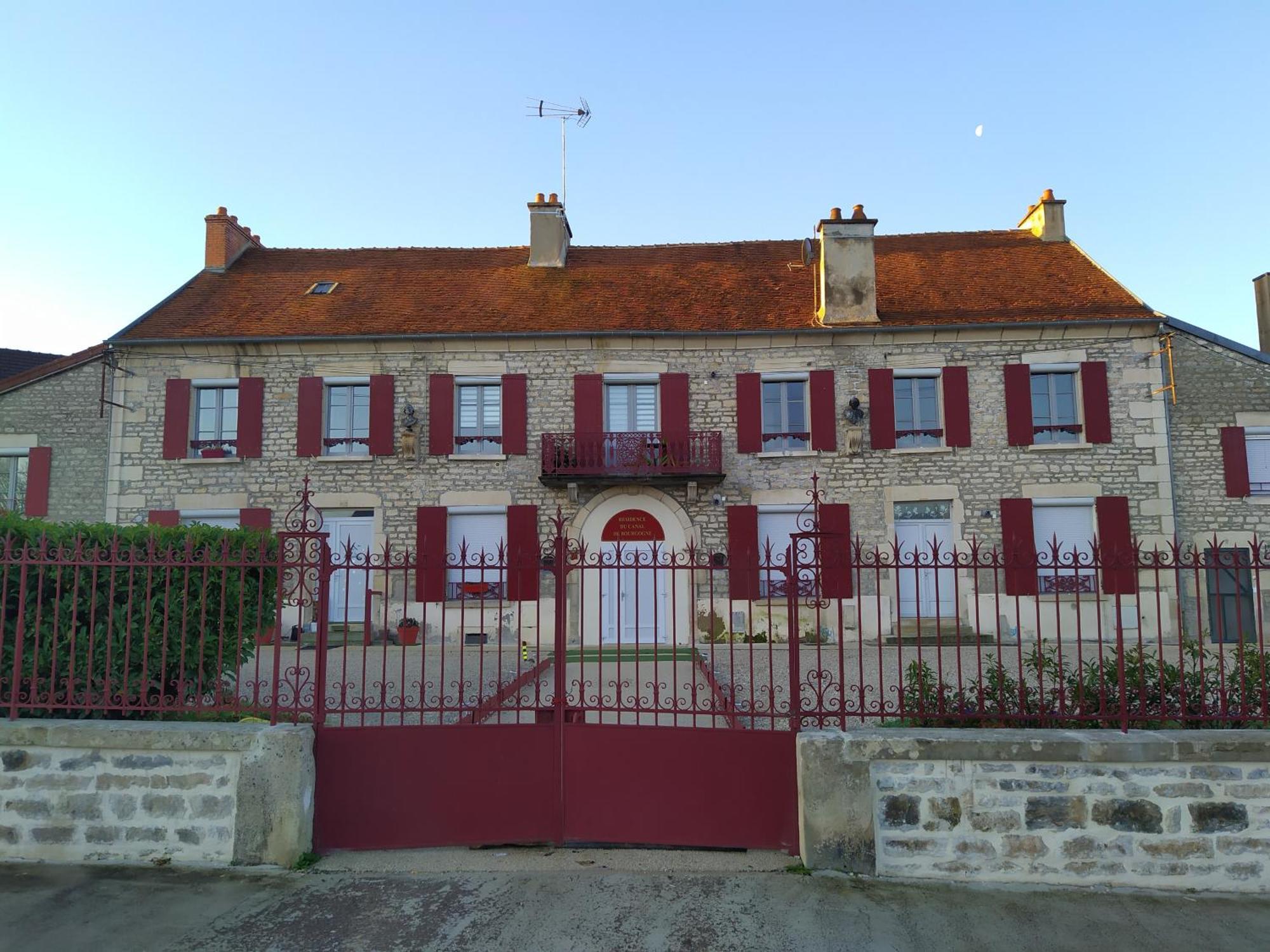 La Residence Du Canal De Bourgogne Montbard Kültér fotó
